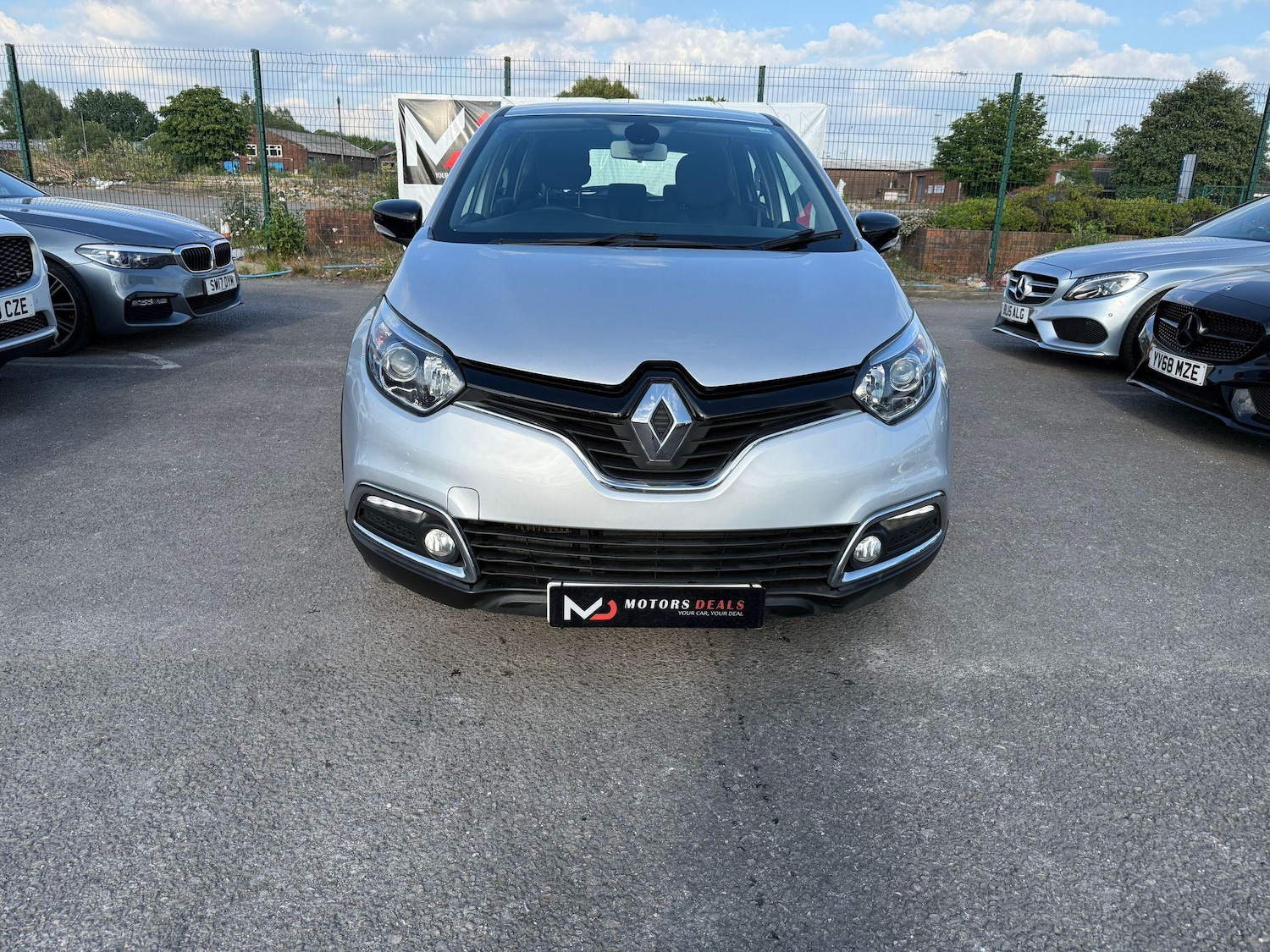 Used Renault Captur 2015 for sale - 75990594: Photo 2