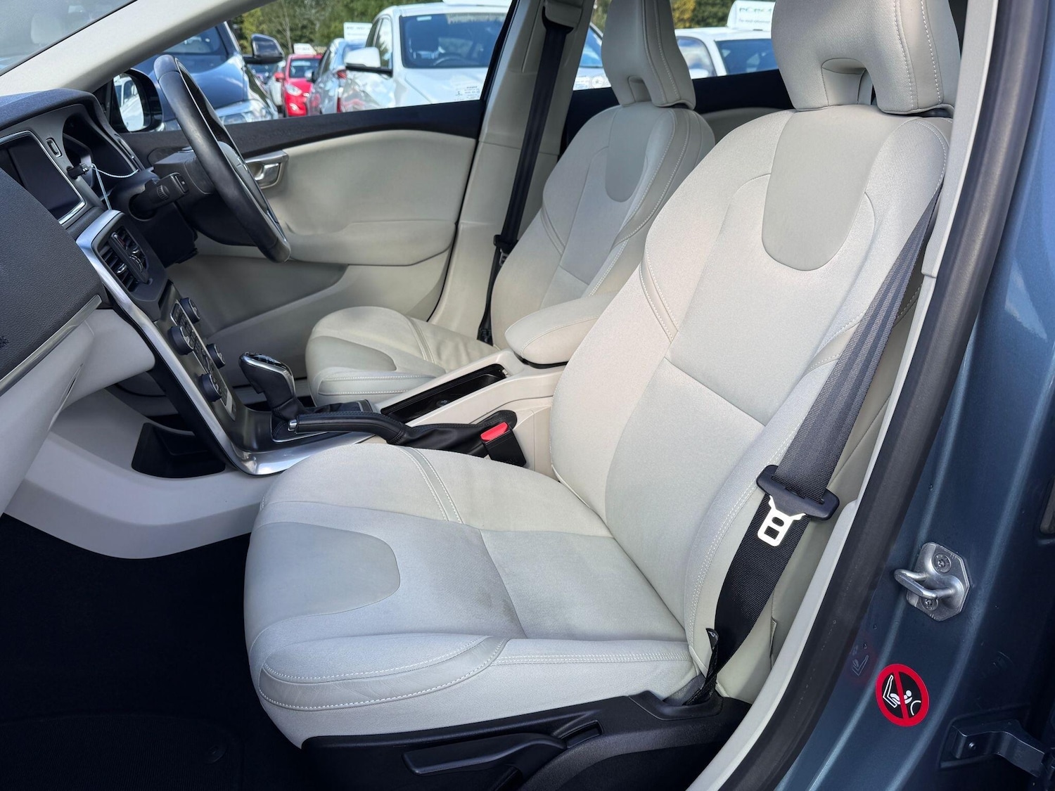 Used Volvo V40 2025 for sale - 76988023: Photo 18