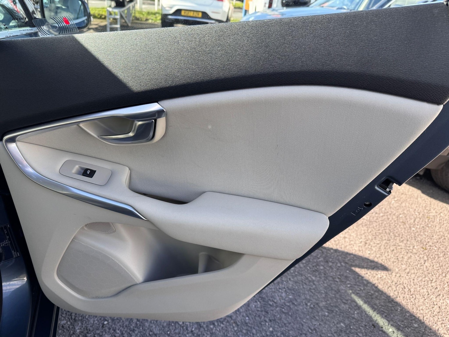 Used Volvo V40 2025 for sale - 76988023: Photo 20