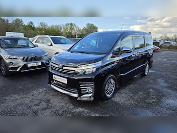 Used Toyota Voxy 2017 for sale - 78301056: Photo