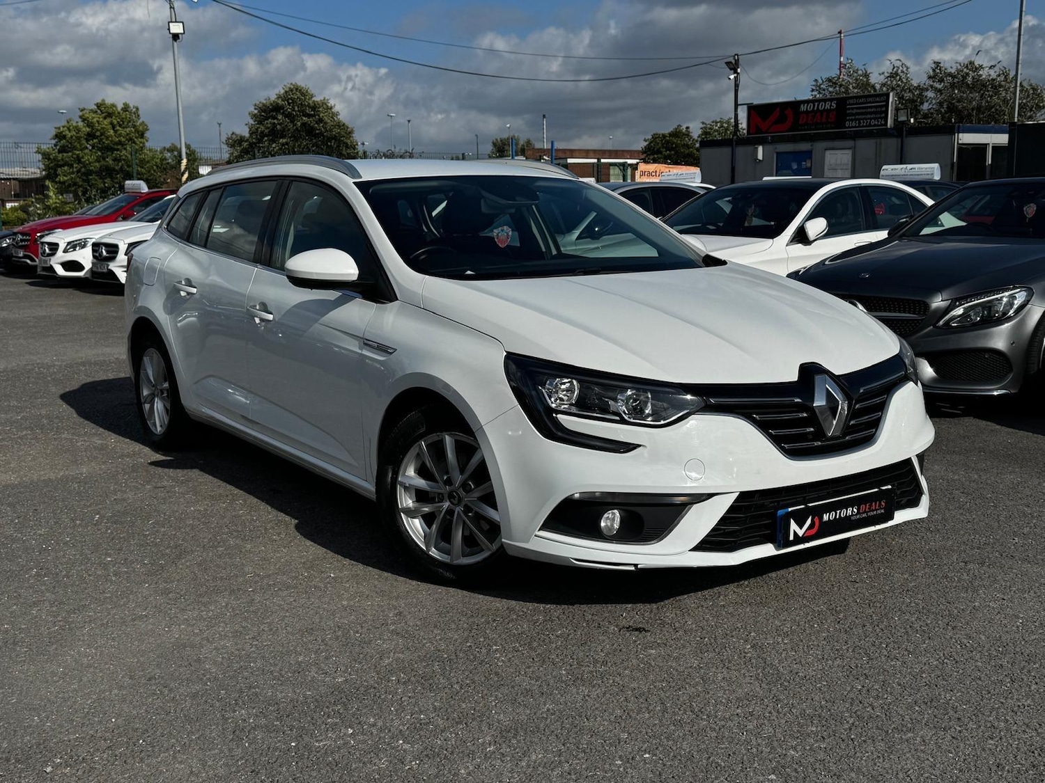 Used Renault Megane 2017 for sale - 76397871: Photo 11