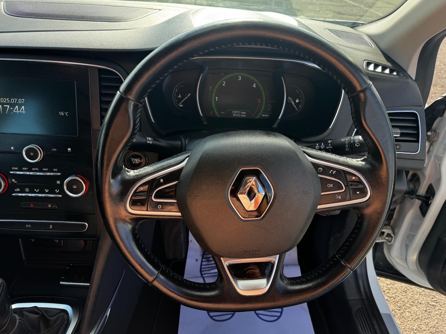 Used Renault Megane 2017 for sale - 76397871: Photo 16