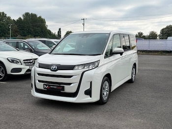 Used Toyota Noah 2022 for sale - 79552812: Photo
