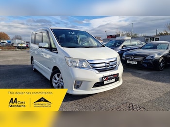 Used Nissan Serena 2013 for sale - 77671018: Photo