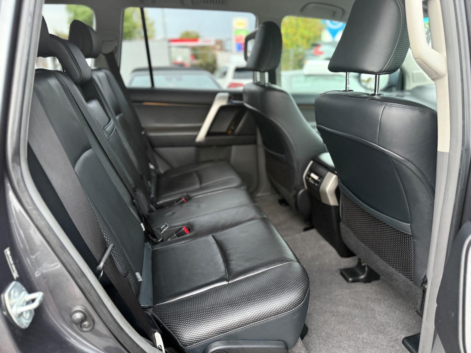 Used Toyota Landcruiser 2010 for sale - 76152776: Photo 31