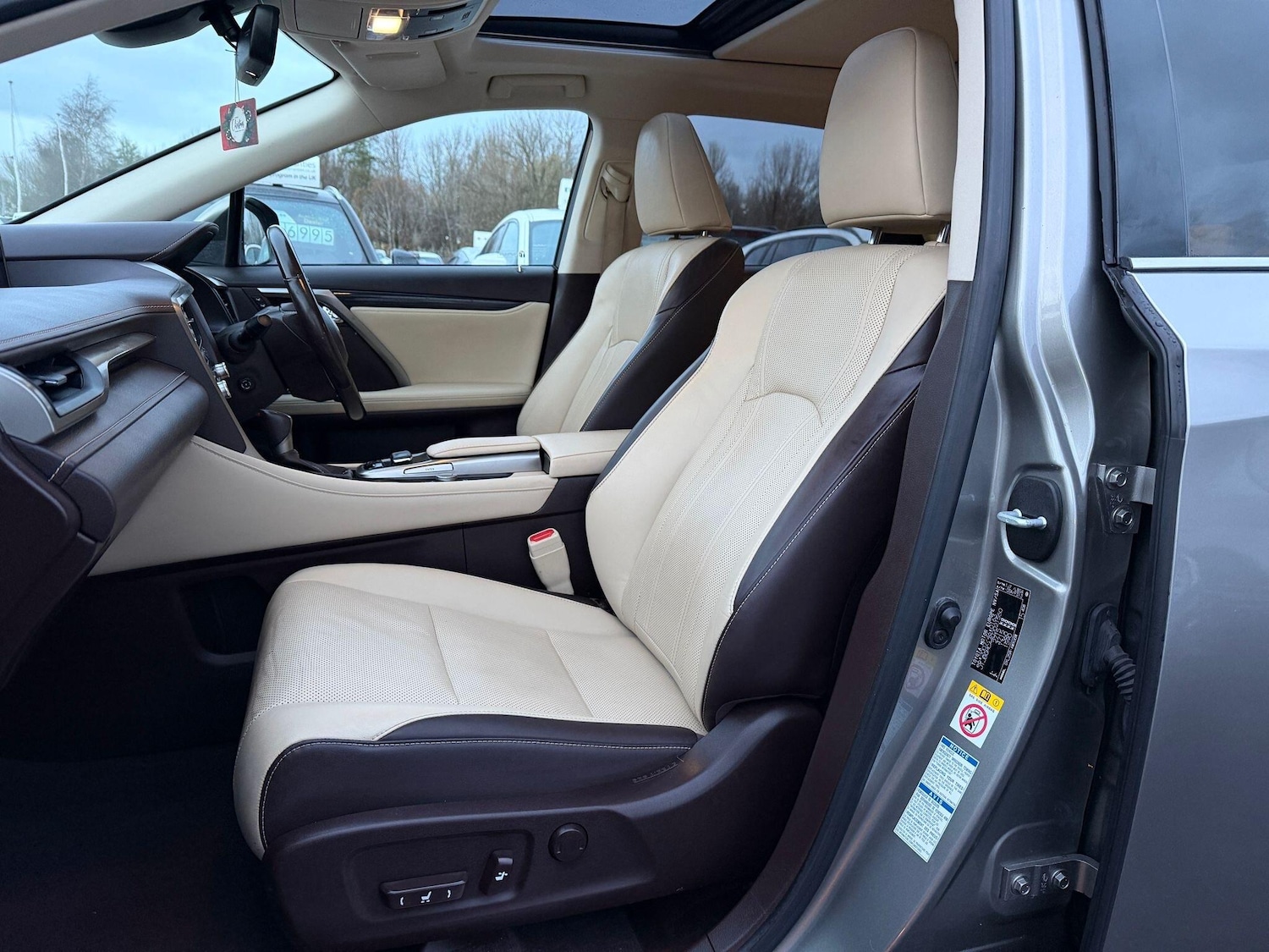 Used Lexus RX 2017 for sale - 76759605: Photo 30