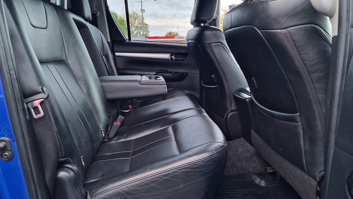 Used Toyota Hilux 2017 for sale - 76247837: Photo 32