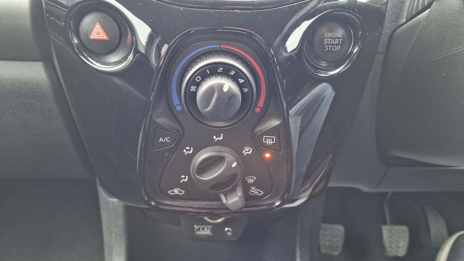 Used Peugeot 108 for sale - 77549971: Photo 14