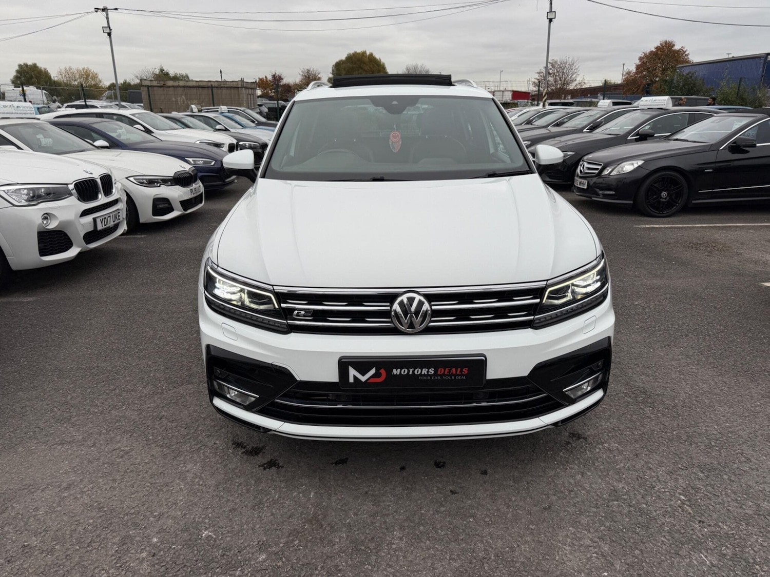 Used Volkswagen Tiguan 2017 for sale - 76942613: Photo 2