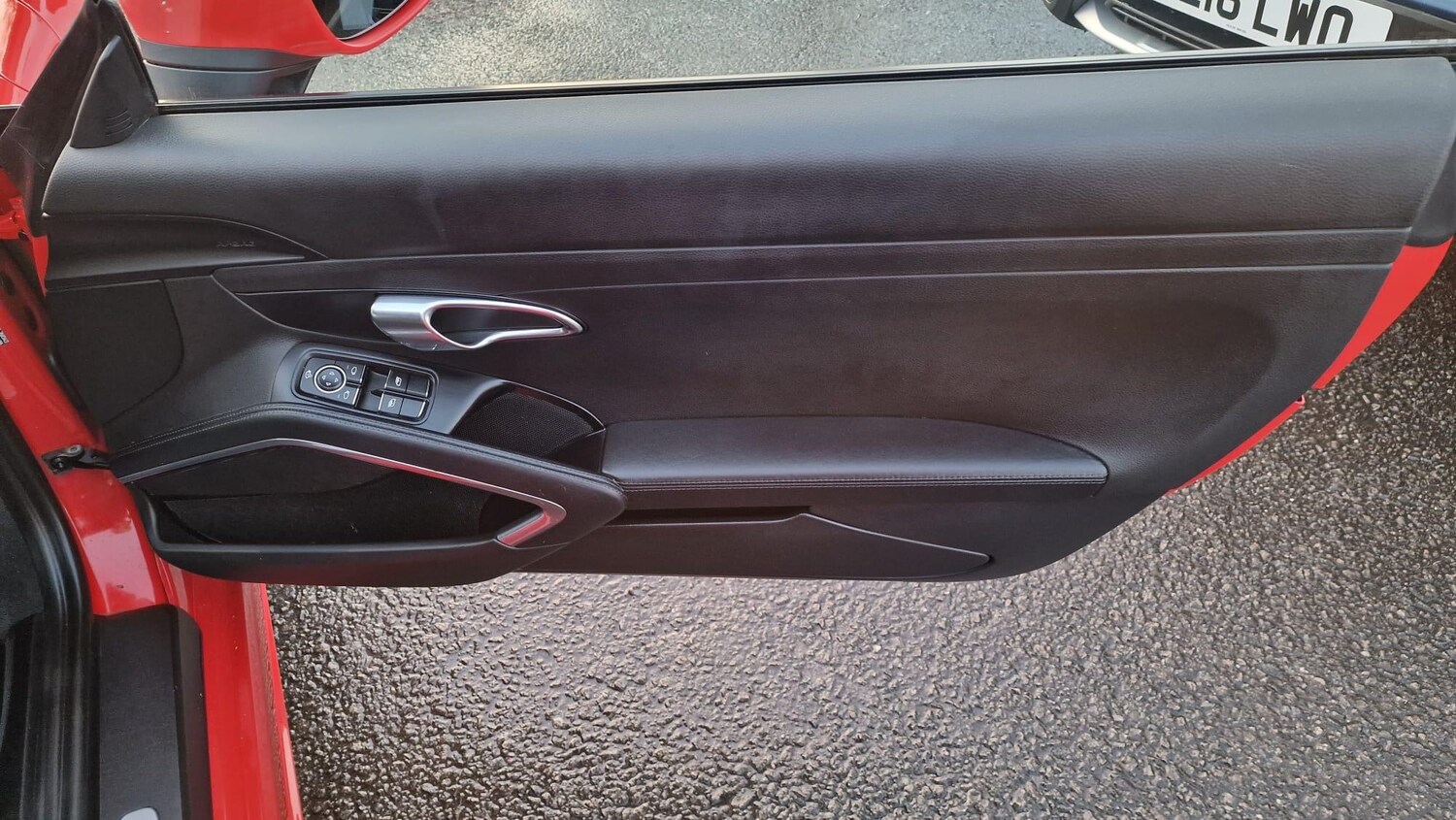 Used Porsche 718 Cayman 2017 for sale - 76378086: Photo 30