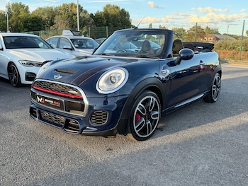 Used MINI Convertible 2018 for sale - 75720042: Photo