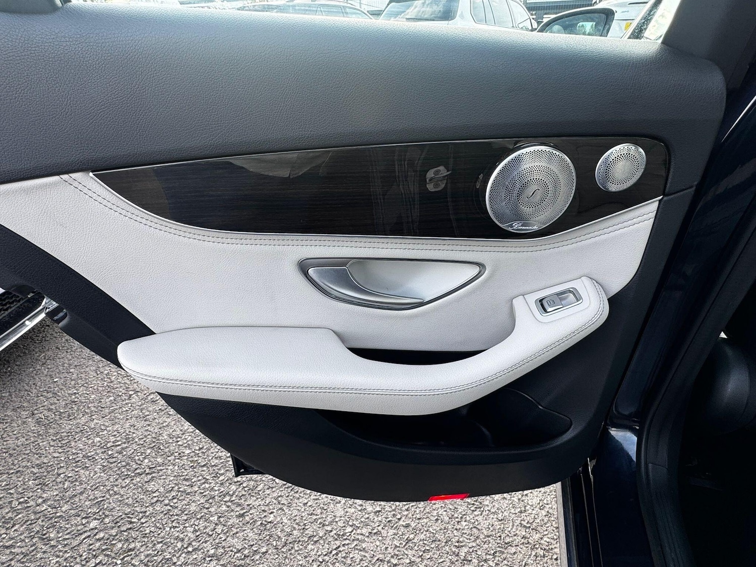 Vehicle 33