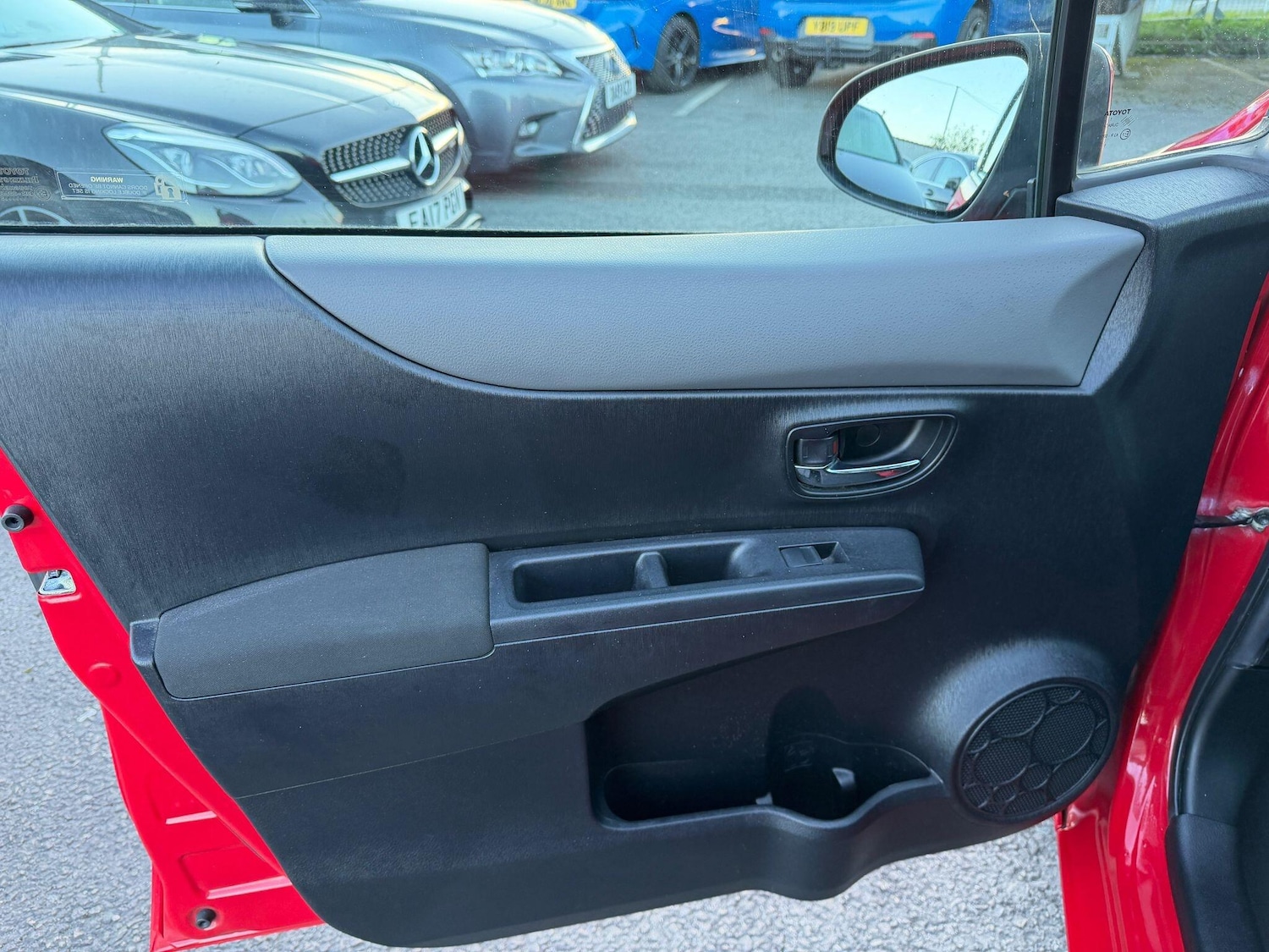 Used Toyota Yaris for sale - 77925101: Photo 24