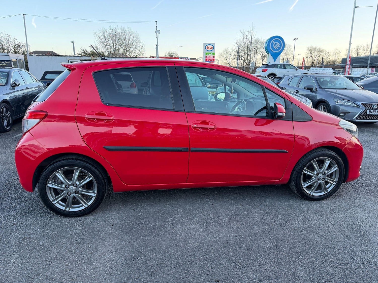 Used Toyota Yaris for sale - 77925101: Photo 6