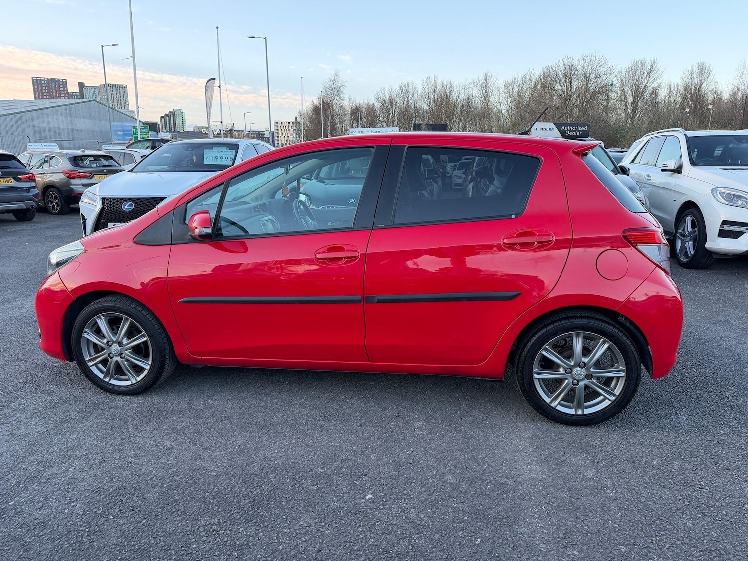 Used Toyota Yaris for sale - 77925101: Photo 8