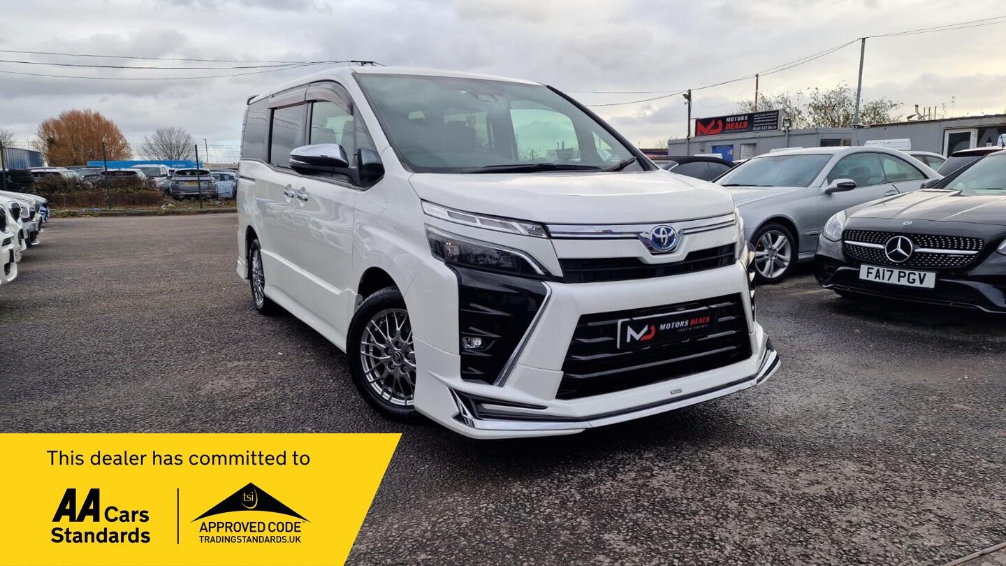 Used Toyota Voxy for sale - 76898923: Photo 1