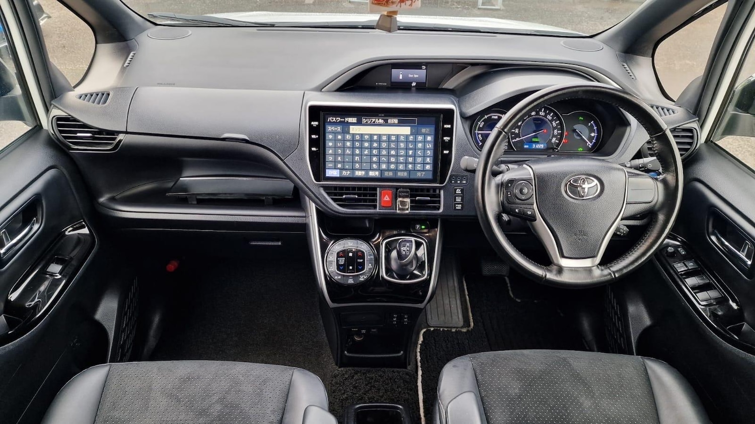 Used Toyota Voxy for sale - 76898923: Photo 11