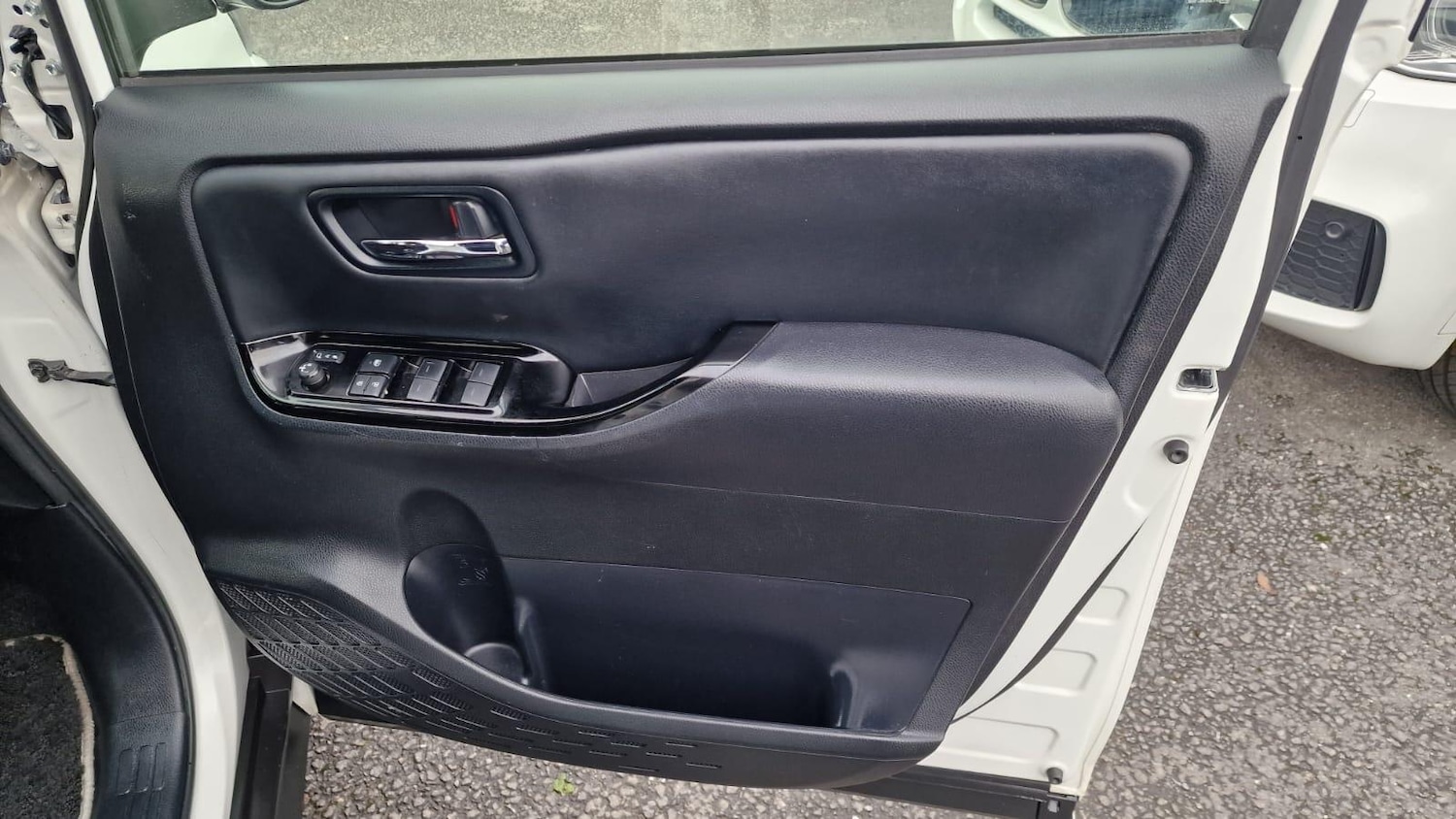 Used Toyota Voxy for sale - 76898923: Photo 20