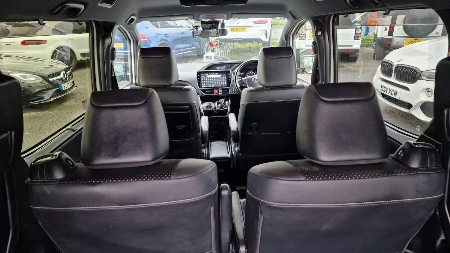 Used Toyota Voxy for sale - 76898923: Photo 28