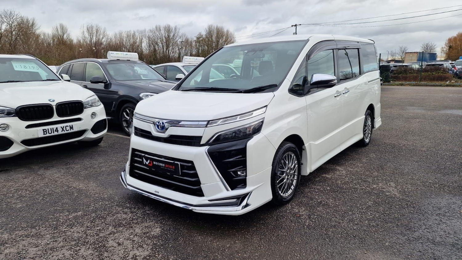 Used Toyota Voxy for sale - 76898923: Photo 4