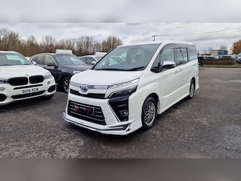 Used Toyota Voxy 2021 for sale - 76898923: Photo