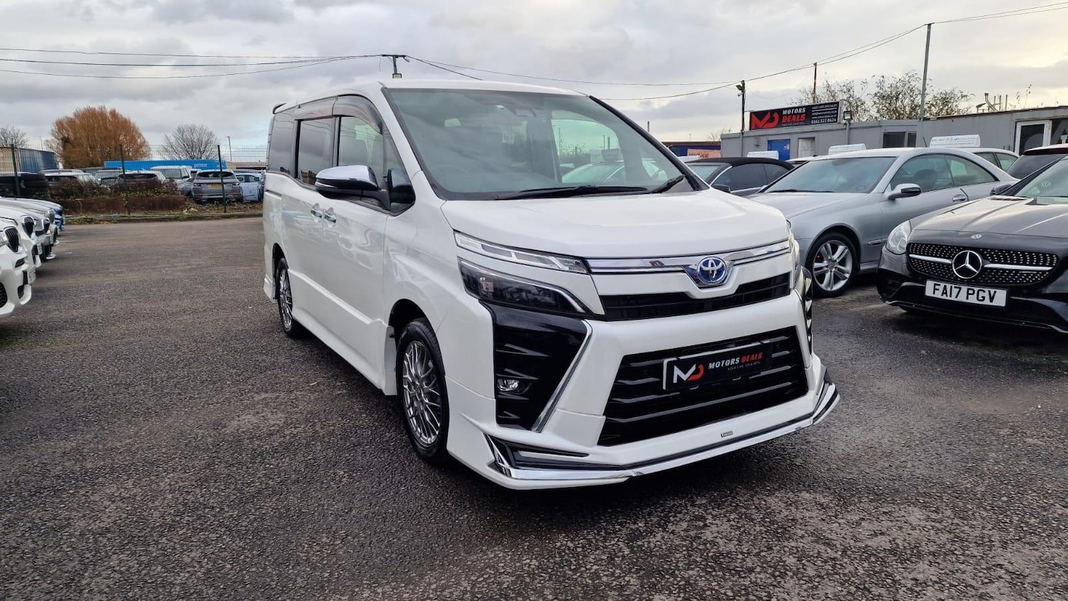 Used Toyota Voxy for sale - 76898923: Photo 9