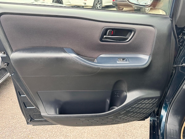 Used Toyota Voxy 2015 for sale - 76108840: Photo 23