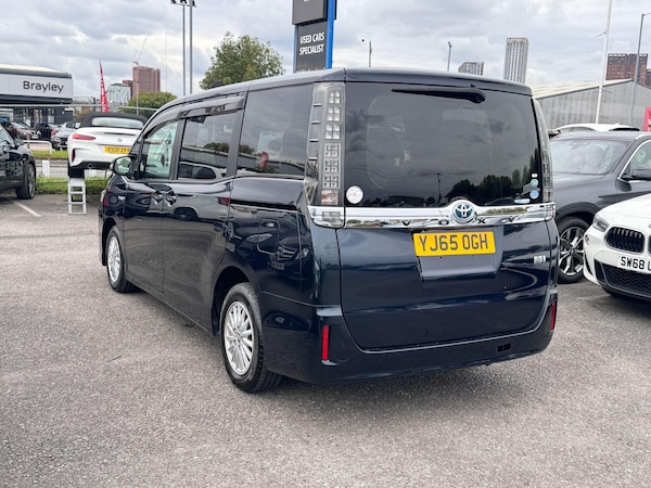 Used Toyota Voxy 2015 for sale - 76108840: Photo 5