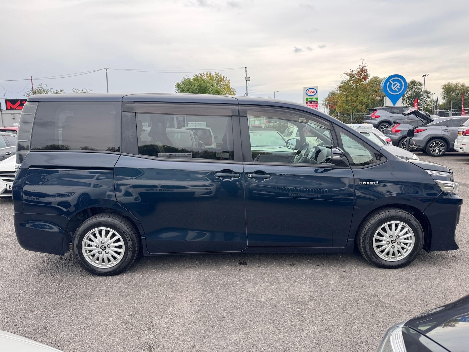 Used Toyota Voxy 2015 for sale - 76108840: Photo 6