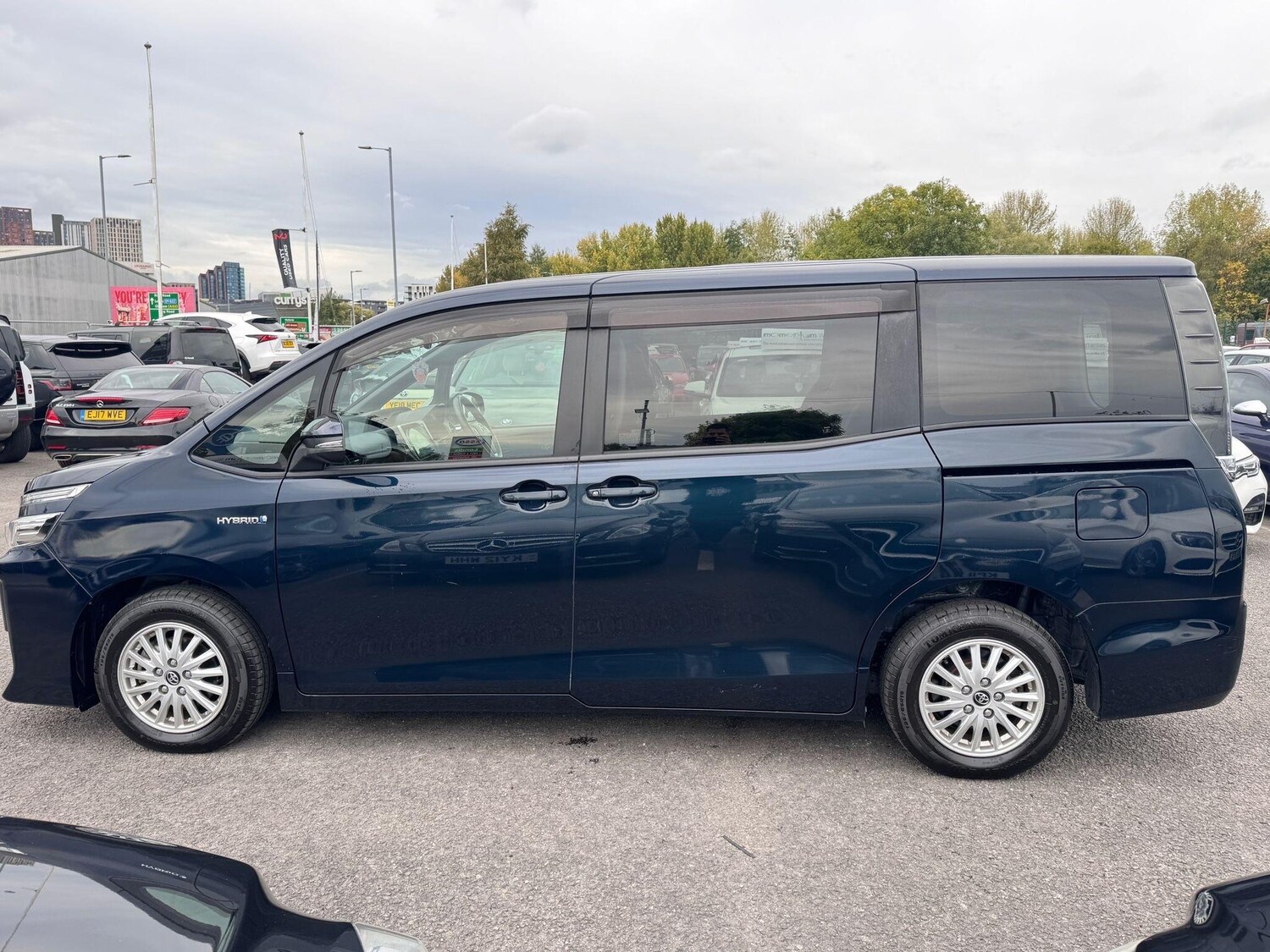 Used Toyota Voxy 2015 for sale - 76108840: Photo 8