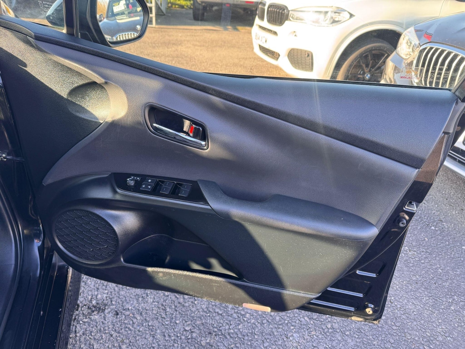 Used Toyota Prius 2020 for sale - 76659180: Photo 25