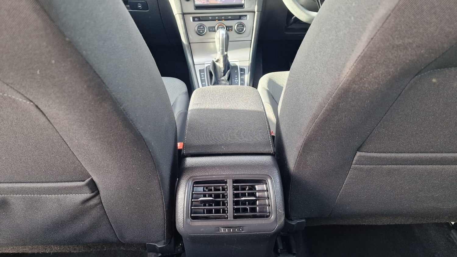 Used Volkswagen Golf 2014 for sale - 76360419: Photo 23