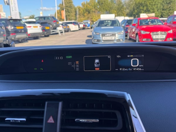 Used Toyota Prius 2018 for sale - 76032522: Photo 11