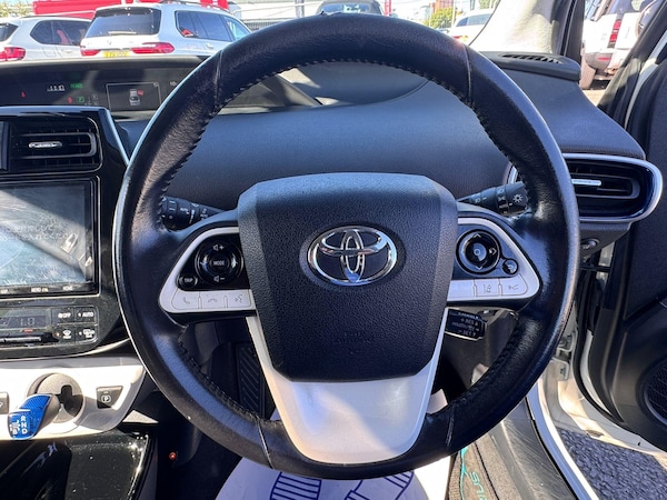 Used Toyota Prius 2018 for sale - 76032522: Photo 12