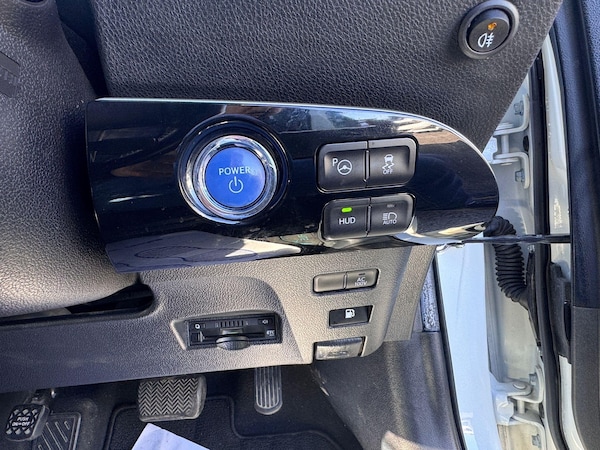 Used Toyota Prius 2018 for sale - 76032522: Photo 15