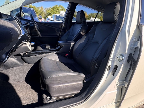 Used Toyota Prius 2018 for sale - 76032522: Photo 16