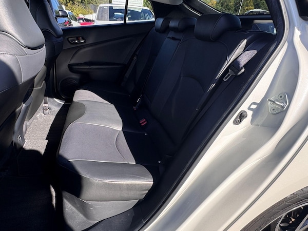 Used Toyota Prius 2018 for sale - 76032522: Photo 24