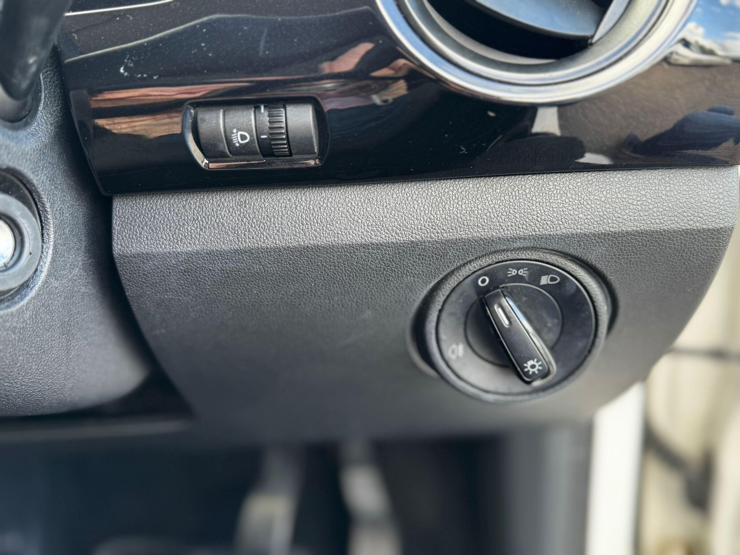 Used Volkswagen up! 2014 for sale - 76989180: Photo 15