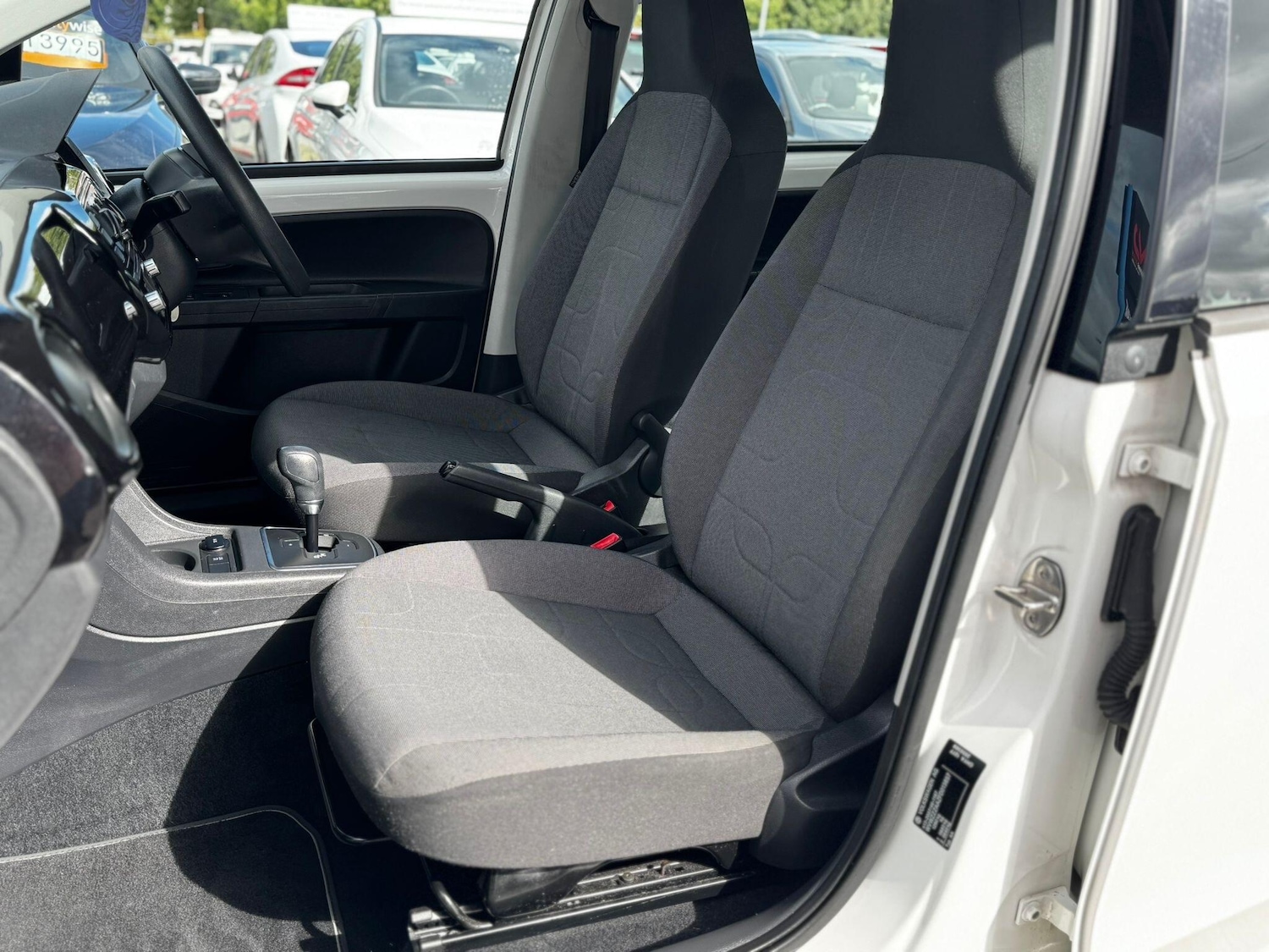 Used Volkswagen up! 2014 for sale - 76989180: Photo 16