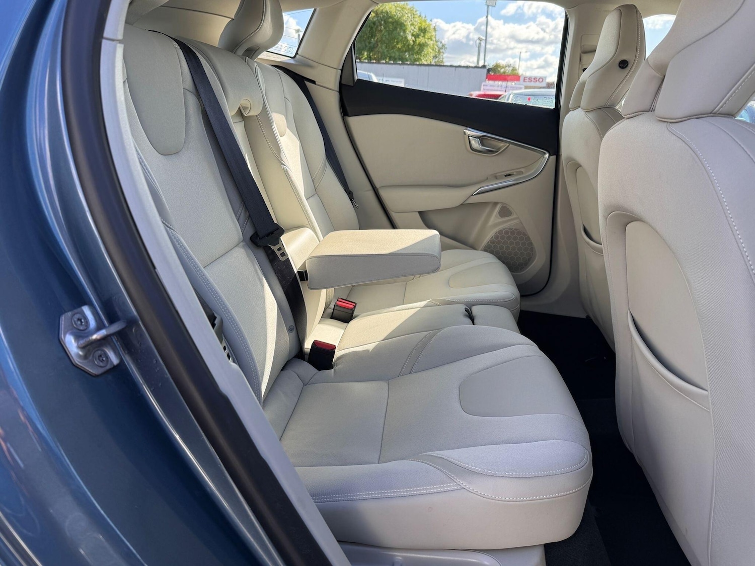 Used Volvo V40 2025 for sale - 76672511: Photo 23