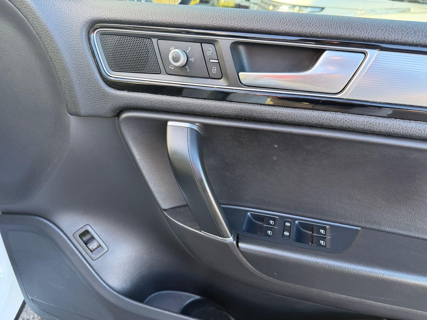 Used Volkswagen Touareg for sale - 77175165: Photo 24