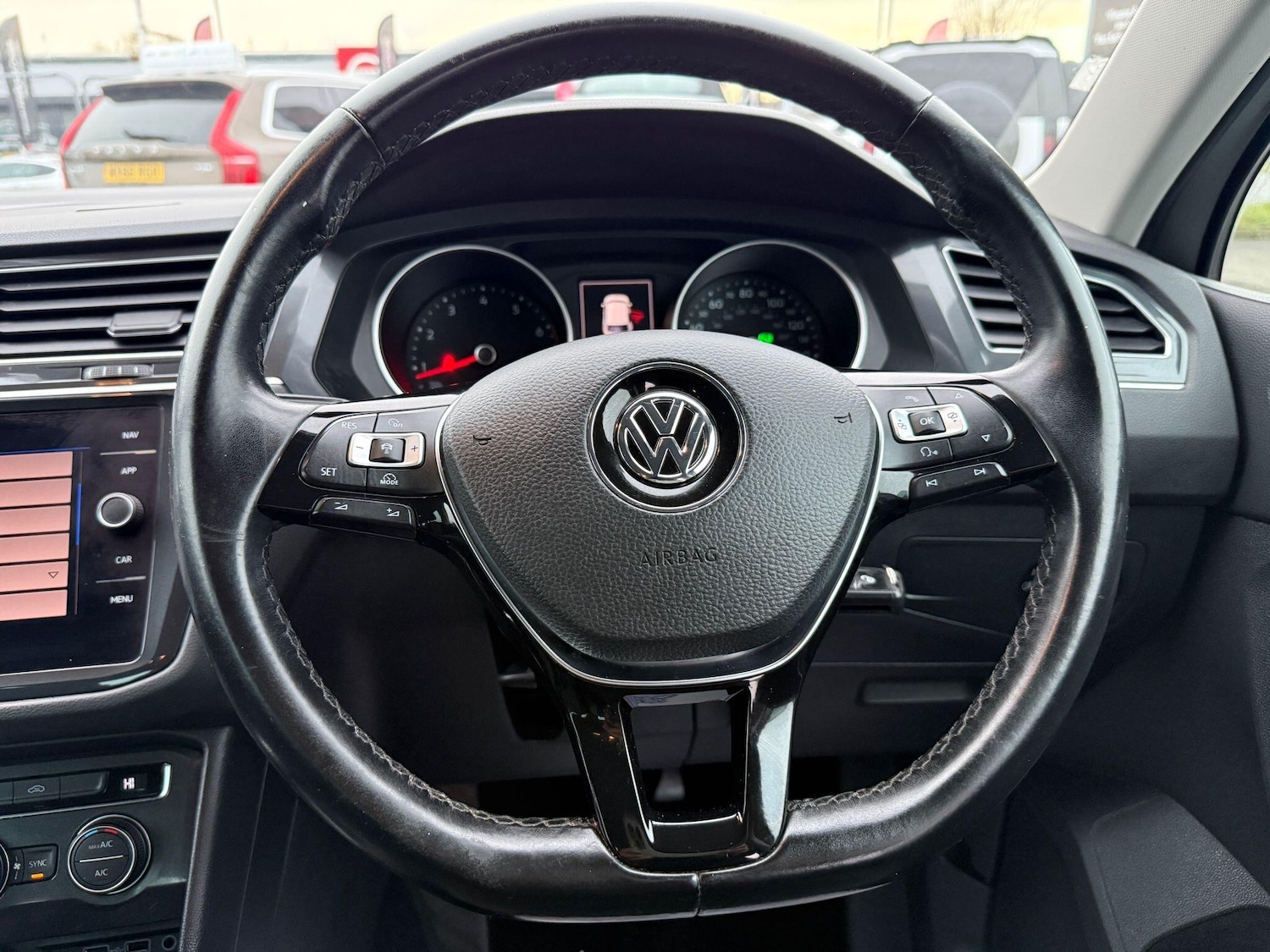 Used Volkswagen Tiguan for sale - 77216285: Photo 16
