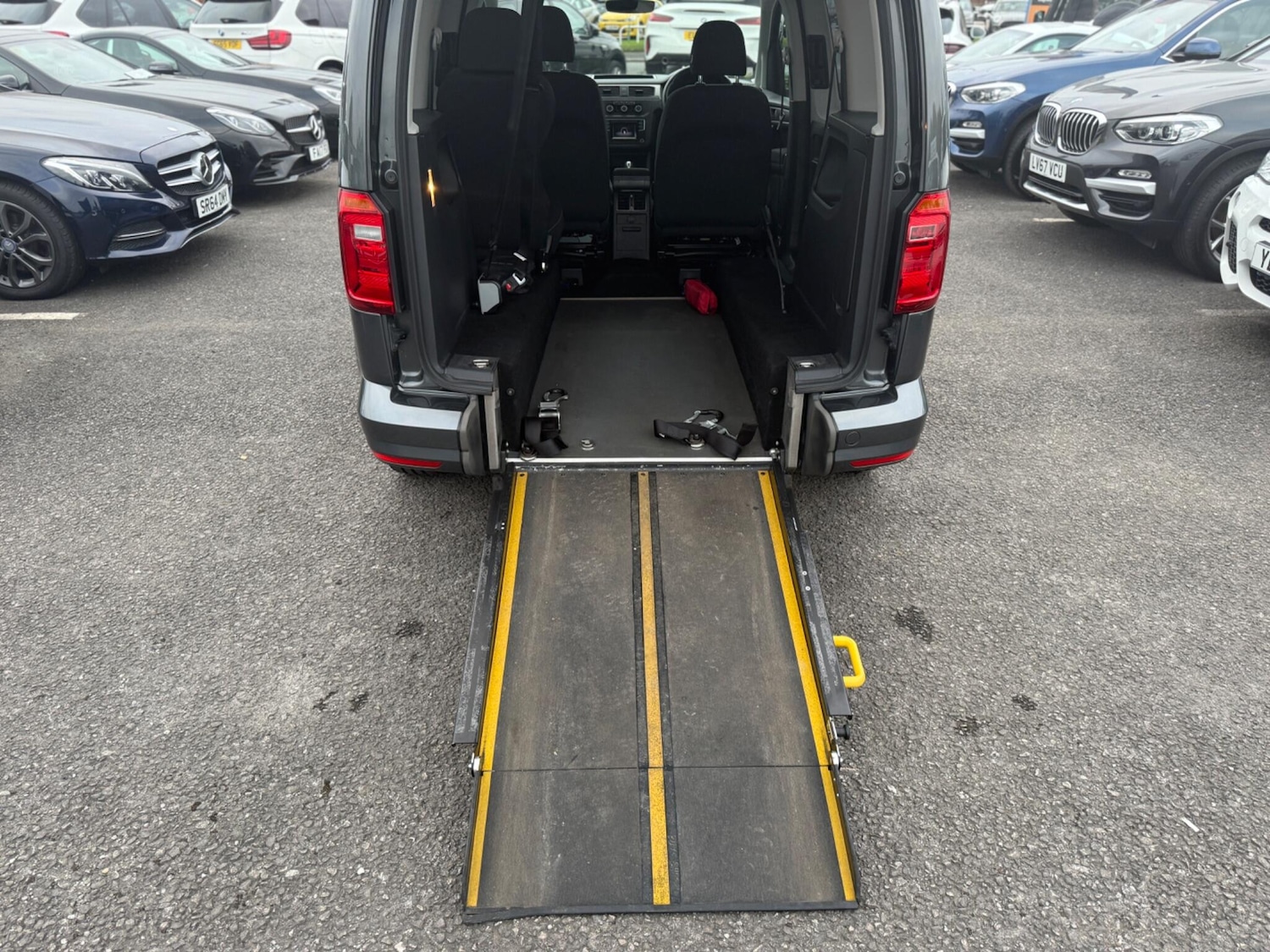 Used Volkswagen Caddy Maxi Life 2018 for sale - 76994330: Photo 11