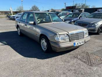 1994 (L) - 2.2 E220 4dr