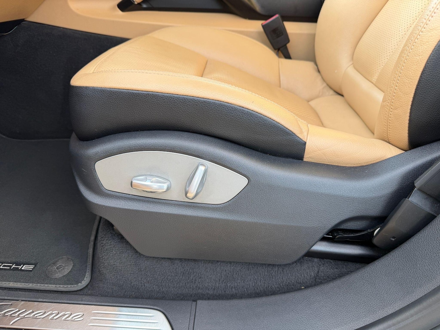 Used Porsche Cayenne 2015 for sale - 78073189: Photo 29