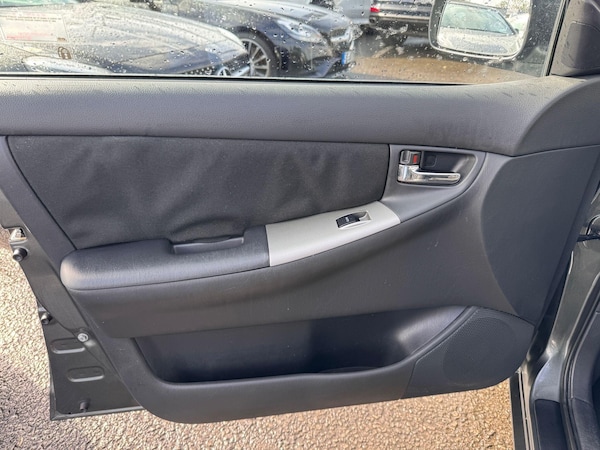 Used Toyota Corolla 2004 for sale - 76179828: Photo 32