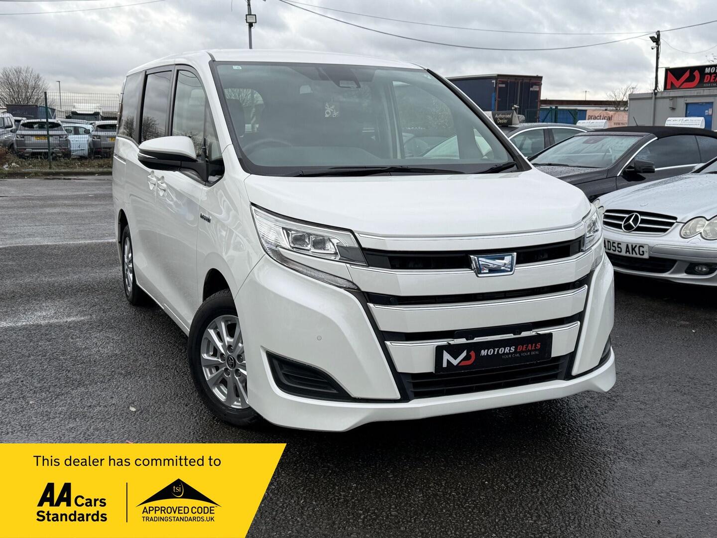 Used Toyota Noah 2025 for sale - 76898742: Photo 1