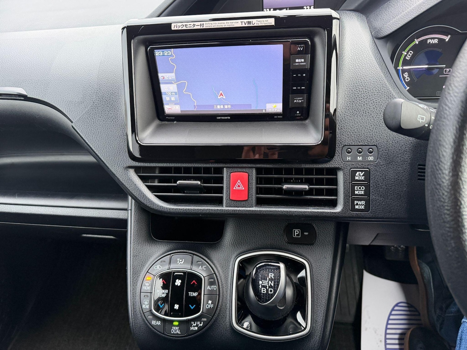 Used Toyota Noah 2025 for sale - 76898742: Photo 14