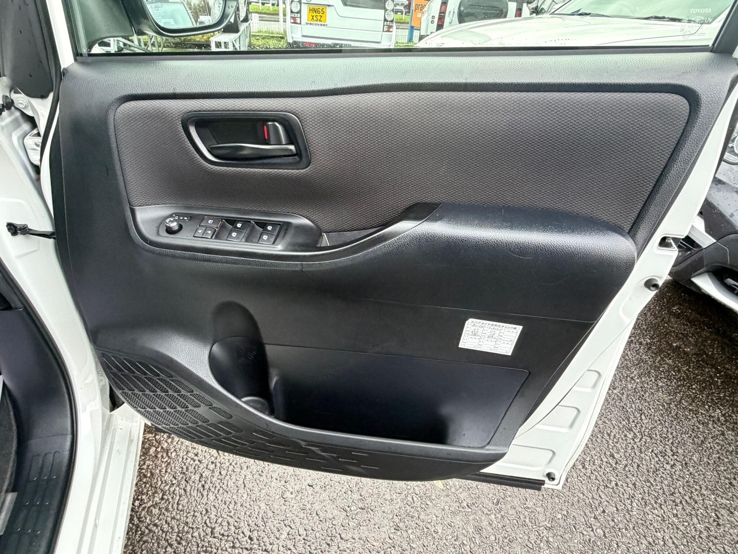 Used Toyota Noah 2025 for sale - 76898742: Photo 18