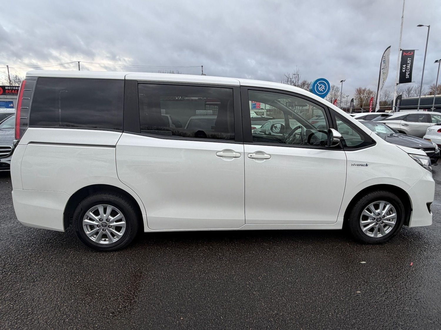Used Toyota Noah 2025 for sale - 76898742: Photo 6